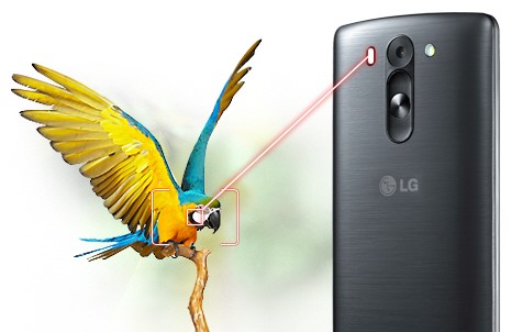 دوربین 8 مگاپیکسلی LG G3 S با قابلیت بصری ثابت نگه داری تصویر (OIS) در نور روز هم با ایجاد عکس های خیره کننده بدون لرزش دوربین و تیرگی های مزاحم، خریدار را قانع می کند. البته به لطف فوکوس اتوماتیک لیزری، این دوربین حتی در تاریکی نیز، کاملا واضح تنظیم می شود و با عکس های کاملا شفاف خودنمایی می کند.