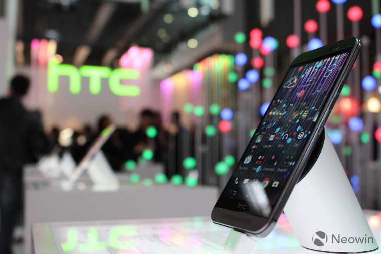 با برگشت به ماه مارس دقیقا پس از کنگره¬ی جهانی موبایل 2015،  HTCآخرین گل سرسبد اندروید خود که One M9 بود را پرده برداری کرد. همچنین این شرکت پیش نمایش مناسبی برای M9 درMWC  داشت اما طبق بررسی های انجام شده اخیر از حد مطلوب خود به دور است.