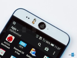 AT&T در حال فروش HTC Desire EYE به قیمت ۲۹.۹۹ دلار با قرارداد و ۳۵۸.۹۹ دلار بدون قرارداد می باشد.
