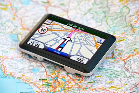 GPS بسیار دقیق چیست؟ فناوری موقعیت جغرافیایی در حال حاضر به طور گسترده در تلفن های هوشمند مورد استفاده قرار می گیرد. این که چگونه و چرا شما می توانید دستور العمل های رانندگی با نقشه های گوگل را با یک بار بارگذاری دریافت کنید و یا از گوشی هوشمند خود بپرسید که نزدیک ترین استارباکس نسبت به محلی که در آن هستید کجاست، همه و همه مرهون این تکنولوژی است.