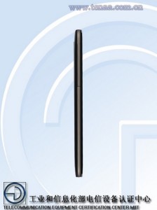 این گوشی با سی پی یو 8 هسته ای 1.5GHz کار می کند. 2 GB رم با 16 گیگابایت حافظه داخلی ، که قابلیت نصب SD کارت 128 گیگا بایتی را دارد.