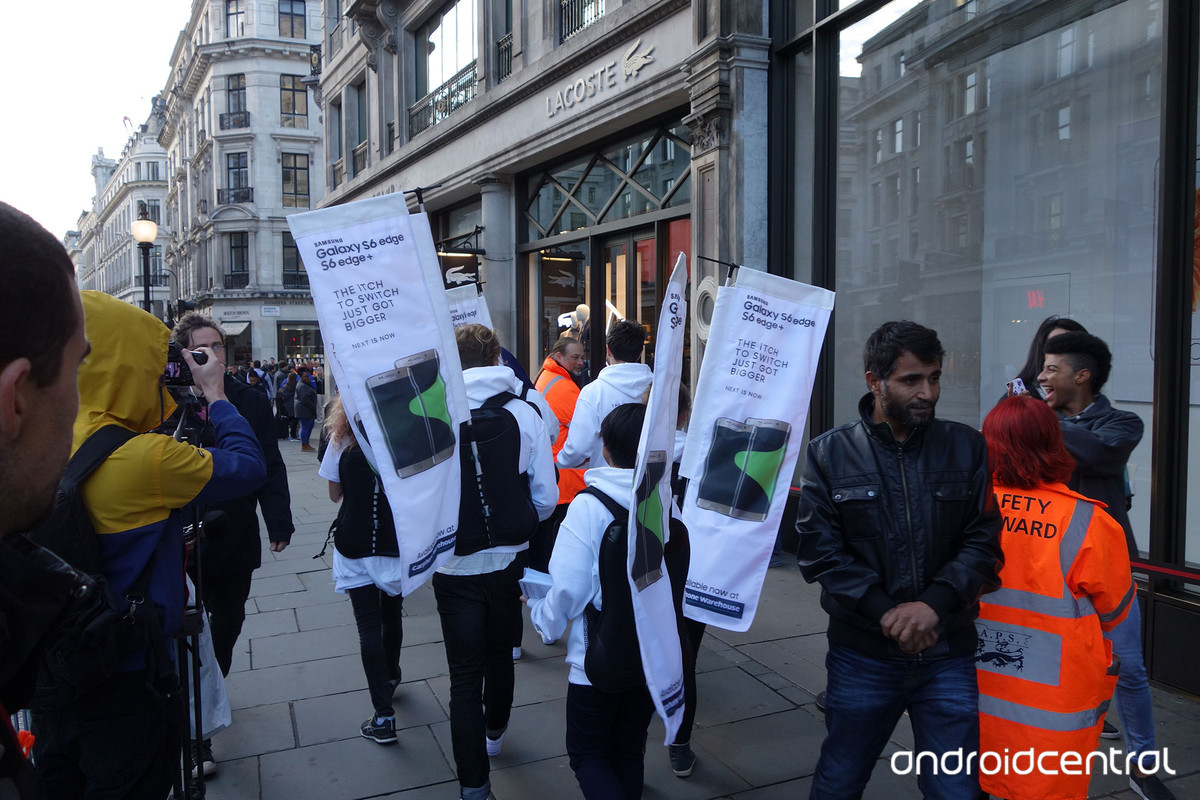 سامسونگ سعی دارد عرضه آیفون 6S اپل را در لندن به سقوط بکشاند