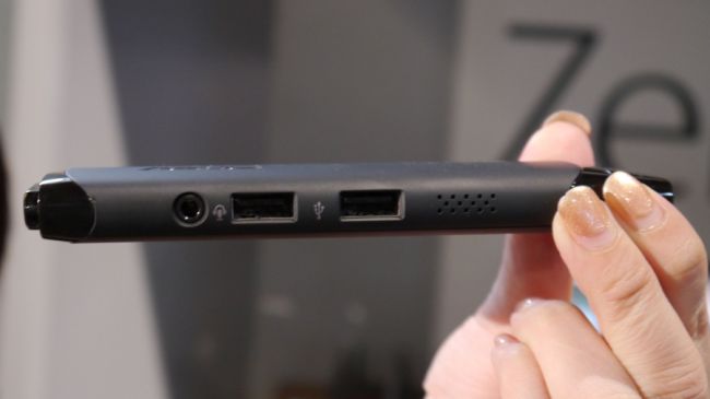 ایسوس با وجود ابعاد ۱۴.۹×۳۴×۱۳۷.۹ و اندازه ی ۶۸ گرمی این دستگاه، توانسته اتصالات زیادی را در این دستگاه قرار دهد. دو تا پورت USB 2.0 با اندازه ی کامل و یک سوکت صوتی و یک پورت میکرو یو اس بی (micro USB) که فقط برای توان استفاده می شود، در آن جای گرفته اند.