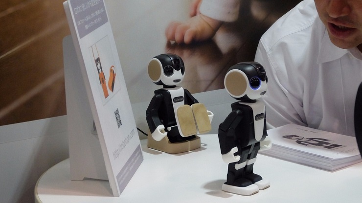 رقص ربات روبوهون در نمایشگاه CEATEC ژاپن