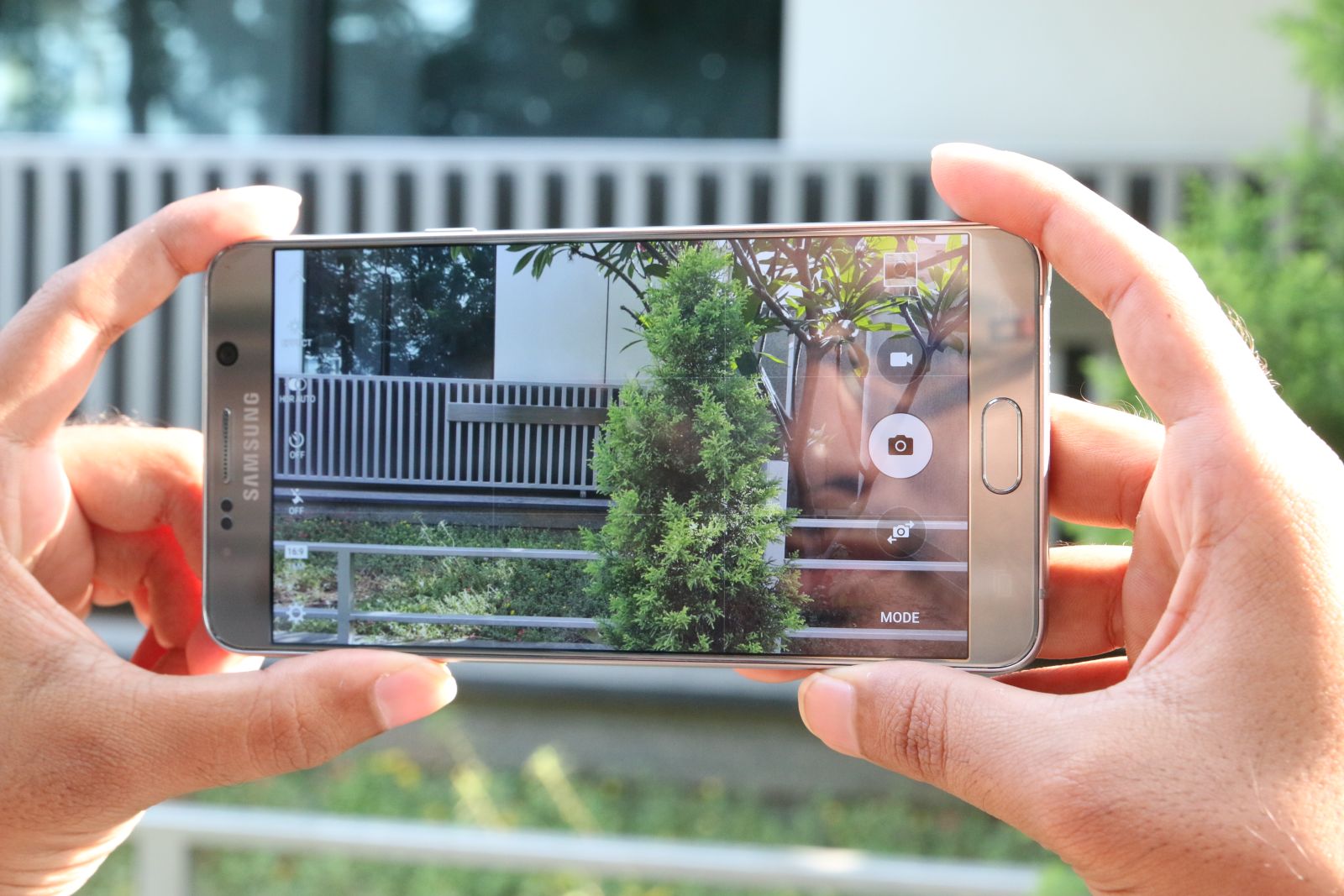 گوشی گلکسی اس 7 از دوربین 12 مگاپیکسلی با سنسور بزرگ 1.2 اینچی استفاده می کند