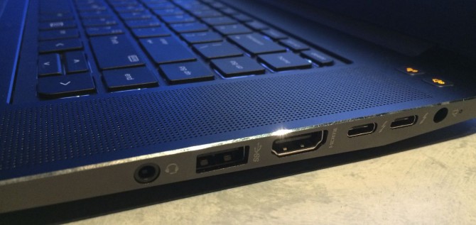 Z بوک استودیو، علاوه بر دارا بودن یک پورت HDMI، دو پورت تاندربولت 3 خود را به رخ رقبایش کشیده است و همچنین اترنت و سه پورت USB 3.0 دارد. درحالی که Dell تنها یک پورت تاندربولت 3 و دو پورت USB 3.0، و یک HDMI در چنته دارد و این داریی برای مک بوک به 2 پورت تاندربولت 2، 2 پورت USB 3.0 و یک HDMI منتهی می شود.