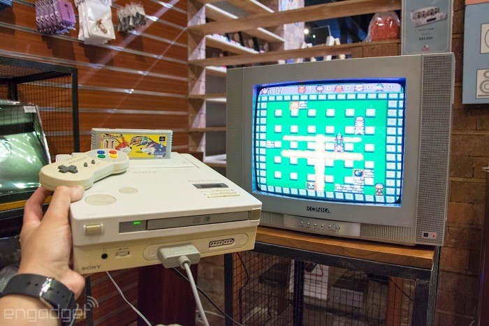 این دستگاه هنوز هم کار می کند و قادر است بازی های کارتریج قدیمی را اجرا نماید (به طوری که تیم Engadget دقایقی مشغول بازی Super Bomberman شدند). البته CD-ROM آن غیر کاربردی و خراب بوده و امکان تعمیر آن نیز وجود نداشت.