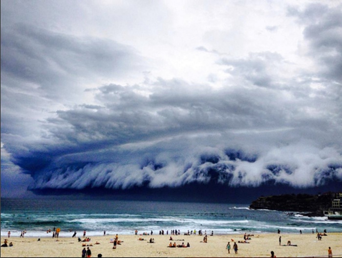 عکس – سونامی ابرها سیدنی را درنوردید