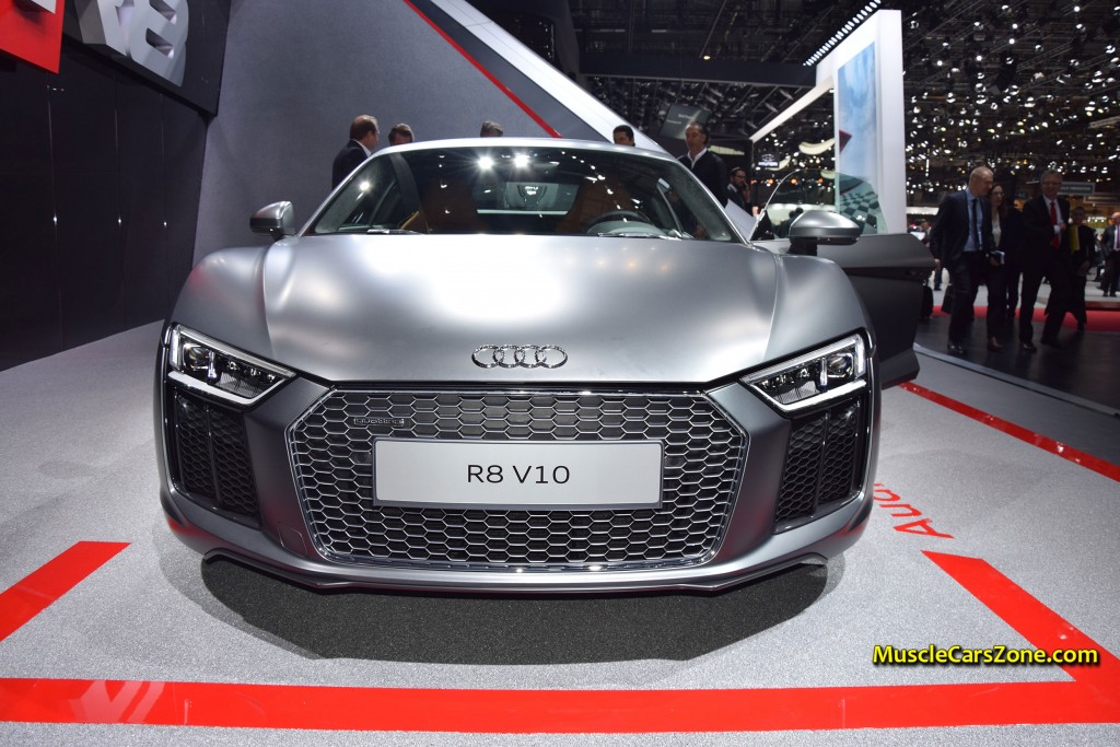 آئودی R8 جدید، برای اولین بار در نمایشگاه اتومبیل ژنو (Geneva Motor Show)، در اوایل سال 2015 به نمایش گذاشته شد.