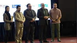 اهدای جوایز به برندگان جشنواره وب و عکس یادگاری - 1