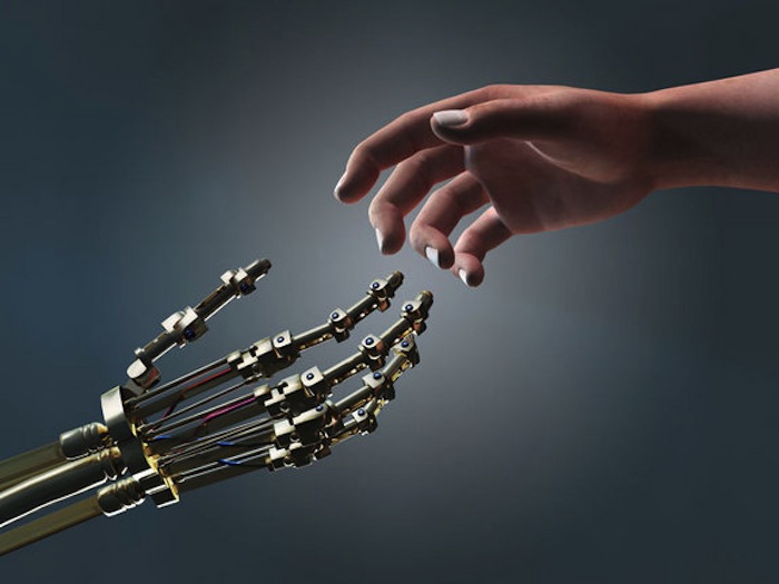 آینده رباتیک ، ماشین آلات فوق هوشمند، از چندین نظر مورد بحث و بررسی قرار گرفته است.