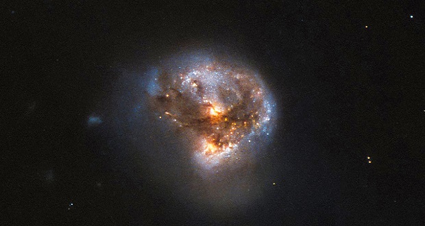 آخرین عکس تلسکوپ هابل در سال 2016 و کهکشان‌ مایکروویوی