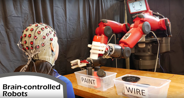 گروهی از متخصصین دانشگاه ماساچوست بر روی یک ربات هوشمند کار می‌کنند