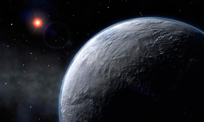 سیاره فراخورشیدی HAT-P-26b، 437 سال نوری از زمین فاصله دارد، یک جسم نپتونی داغ محسوب می شود اما در مداری نزدیک تر نسبت به نپتون به دور ستاره میزبان خود می چرخد. اتمسفر این سیاره تقریبا به طور کامل از هیدروژن و هلیوم تشکیل شده است و دارای دوره گردشی فقط 4.23 روزه است