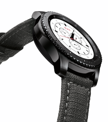 در طراحی نسخه ویژه ی ساعت هوشمند گیر اس 3 فرانتیر از سبک طراحی جهانی TUMI الهام گرفته شده تا همراه ایده آلی را در مسافرت ها برای کاربران ایجاد کند. 