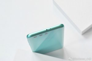 اندروید 7.0 نوقا همراه با رابط هواوی یعنی EMUI 5.1 به صورت پیش فرض روی این موبایل اجرا می شود