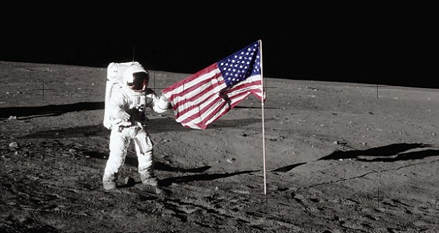 پرچم آمریکا در ماه ناپدید شد!