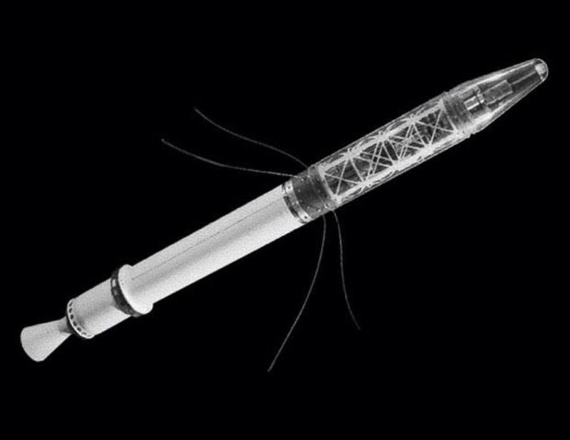 کاوشگر جستجوگر ۱ (Explorer 1) اولین ماهواره ایالات متحده و همچنین اولین ماهواره‌ای بود که تجهیزات علمی حمل می‌کرد