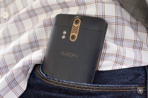 زد تی ای آکسون (ZTE Axon)
