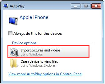  زمانی که کامپیوتر شما، گوشی آیفون را شناسایی کرد، پنجره‌ی AutoPlay روی صفحه ظاهر می‌شود. شما باید روی گزینه‌ی Import picture and videos کلیک کنید. سپس مشاهده می‌کنید که روند انتقال تصاویر از آیفون به کامپیوتر آغاز می‌شود.