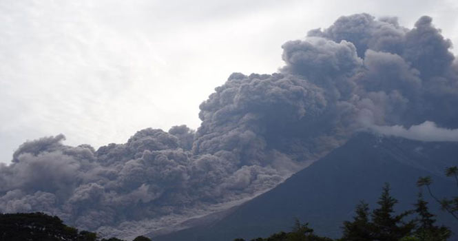 کدام آتشفشان خطرناک‌تر است ؟ آتشفشان فوئگو در گواتمالا یا کیلاویا در جزایر هاوایی
