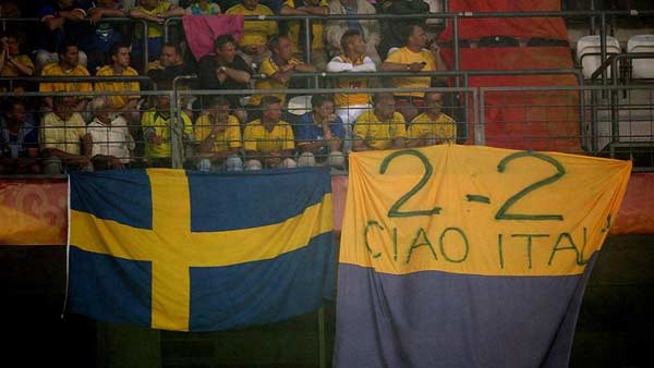 توطئه سوئد و دانمارک در جام ملت‌های ۲۰۰۴