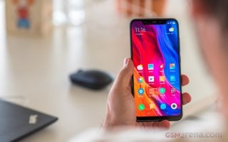 نمایشگر 6.21 اینچی 1080p سوپر AMOLED مجهز به ناچ