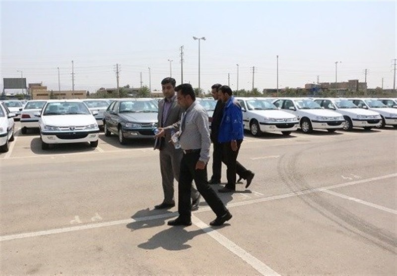 احتکار 1900 خودرو در انبار شیراز 