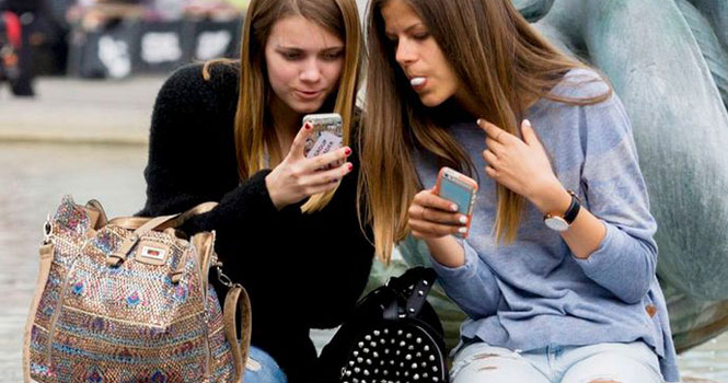 ممنوعیت استفاده از موبایل در دبیرستان‌های فرانسه