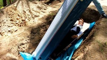 آیا حاضرید در قبر بخوابید