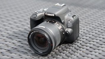 Canon EOS 200D / Rebel SL2