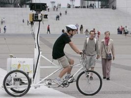  عکاس دوچرخه سوار برای نقشه گوگل