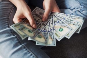 برنامه نویسان چقدر درآمد کسب میکنند؟