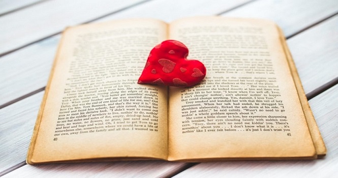 خواندن این 4 رمان عاشقانه را در روزهای پاییزی از دست ندهید