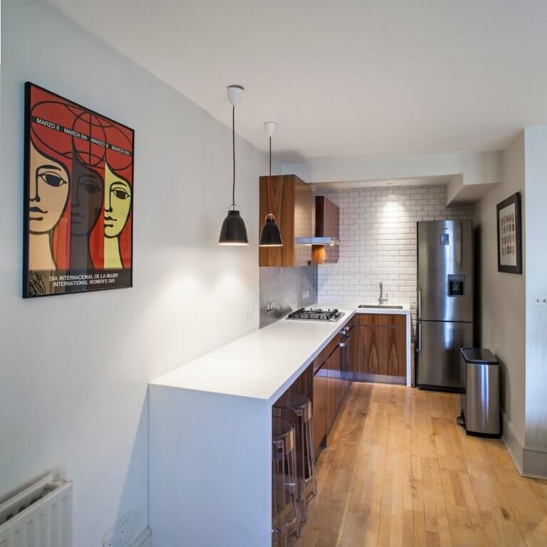 طراحی کابینت برای آشپزخانه های کوچک در جهت بزرگتر نشان دادن فضا