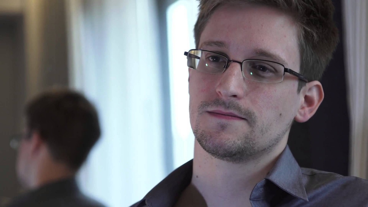توییت های فارسی ادوارد اسنودن (Edward Snowden) ؛ ماجرا چیست؟