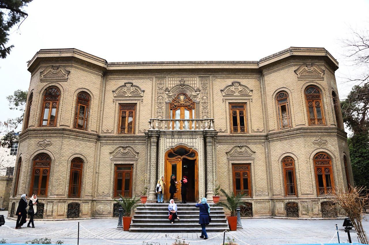 موزه آبگینه و سفالینه‌ تهران - مهمترین موزه های ایران
