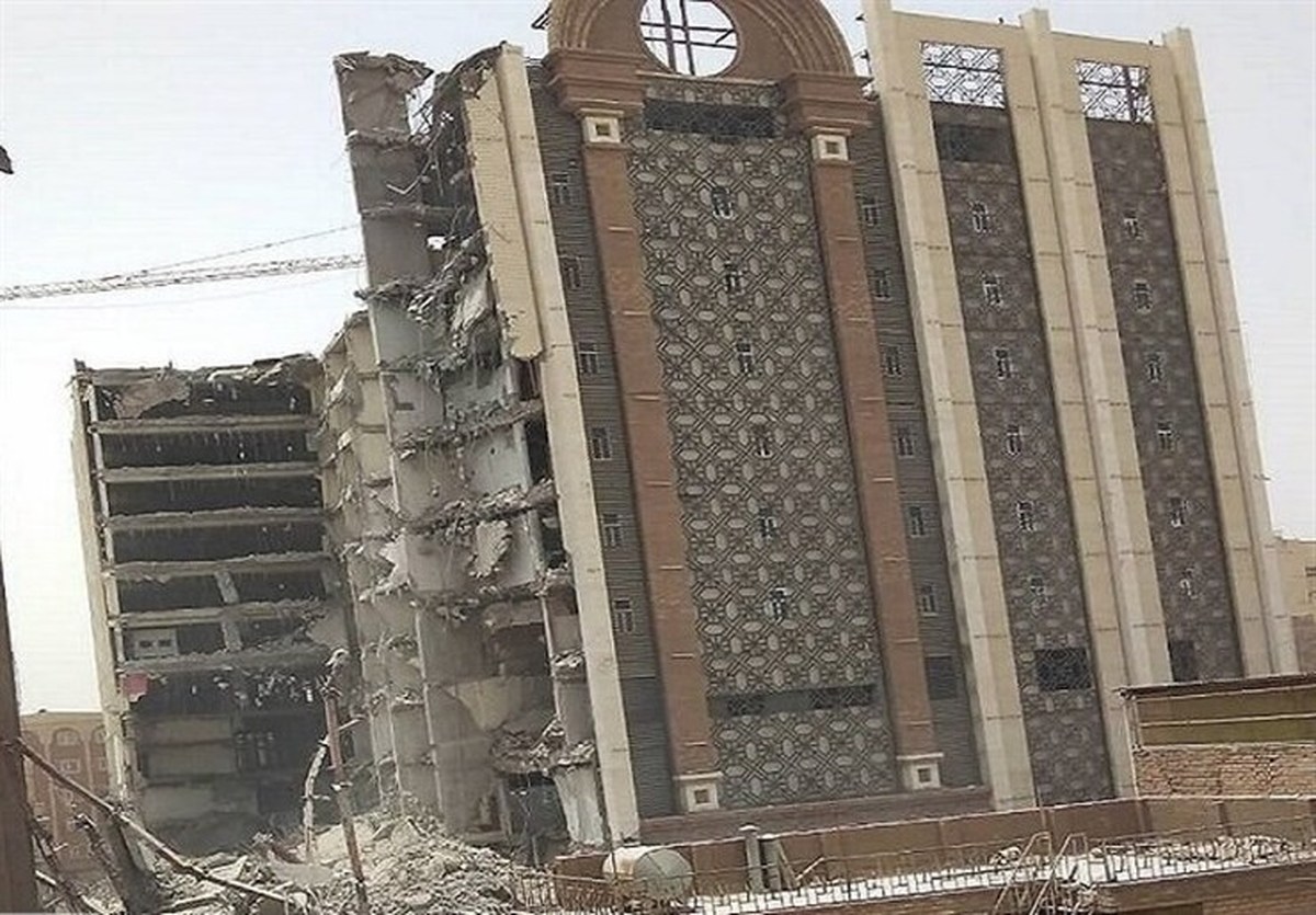 ریزش ساختمان متروپل آبادان ؛ 4 کشته و 80 نفر زیر آوار