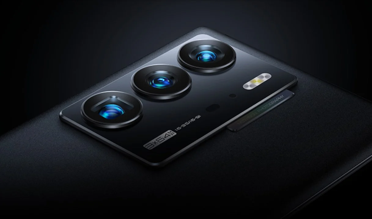 گوشی ZTE Axon 40 Ultra اولین گوشی با دوربین سلفی زیر نمایشگر رونمایی شد