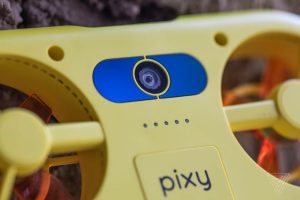 اسنپ چت از پهپاد Snap Pixy برای گرفتن سلفی رونمایی کرد