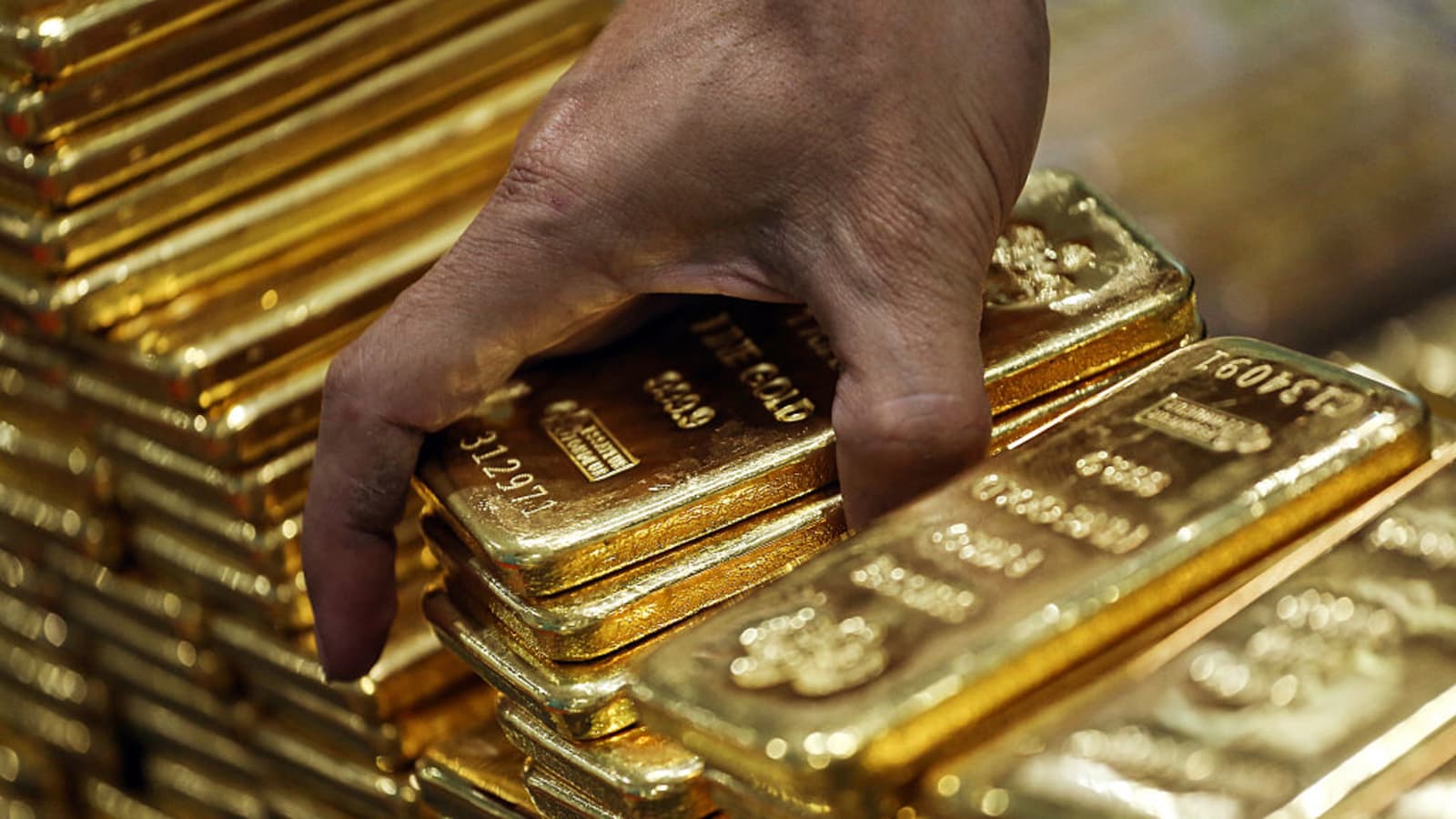 معاملات فردایی طلا ممنوع شد؛ معامله گران تحت پیگرد قرار می‌گیرند