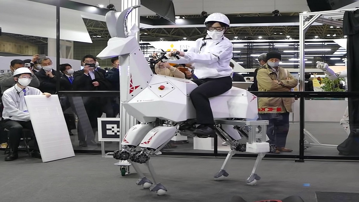 ربات بز کوهی ژاپنی‌ها در مسیرهای سخت و حمل بار به سالمندان کمک می‌کند