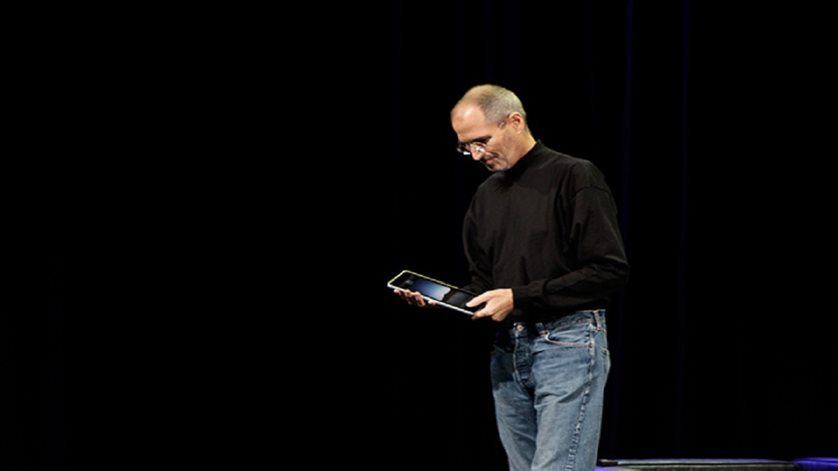 Awarding the Freedom Medal to Steve Jobs after his death!