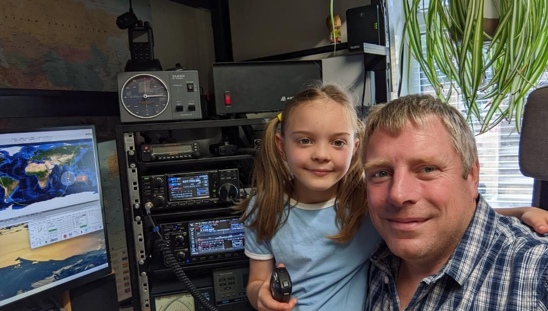 Contact of an 8-year-old girl with the International Space Station