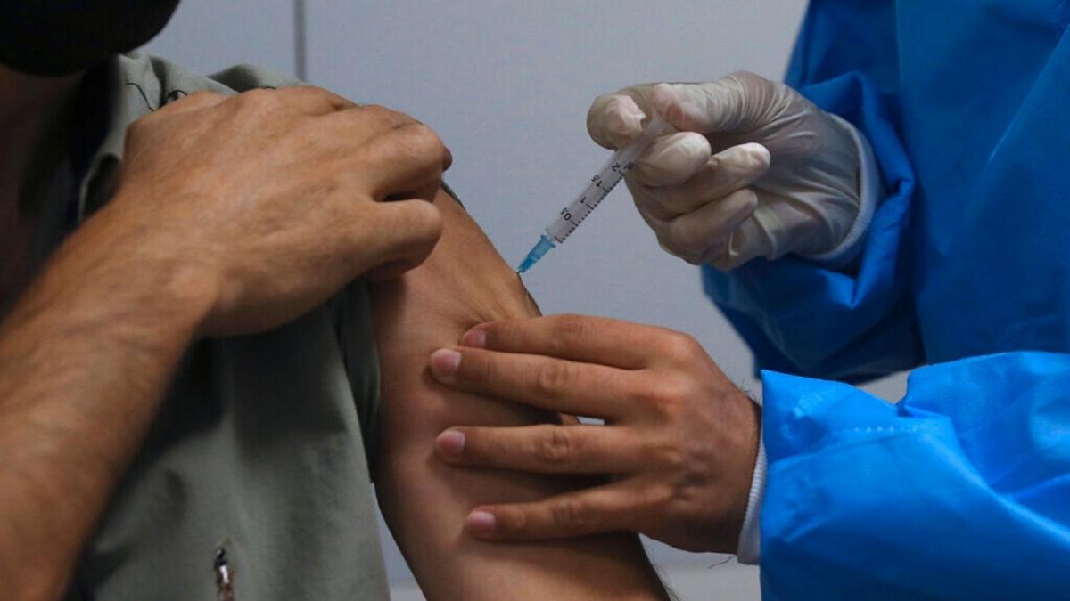 الزامی شدن تزریق دز چهارم واکسن کرونا برای دانشجویان