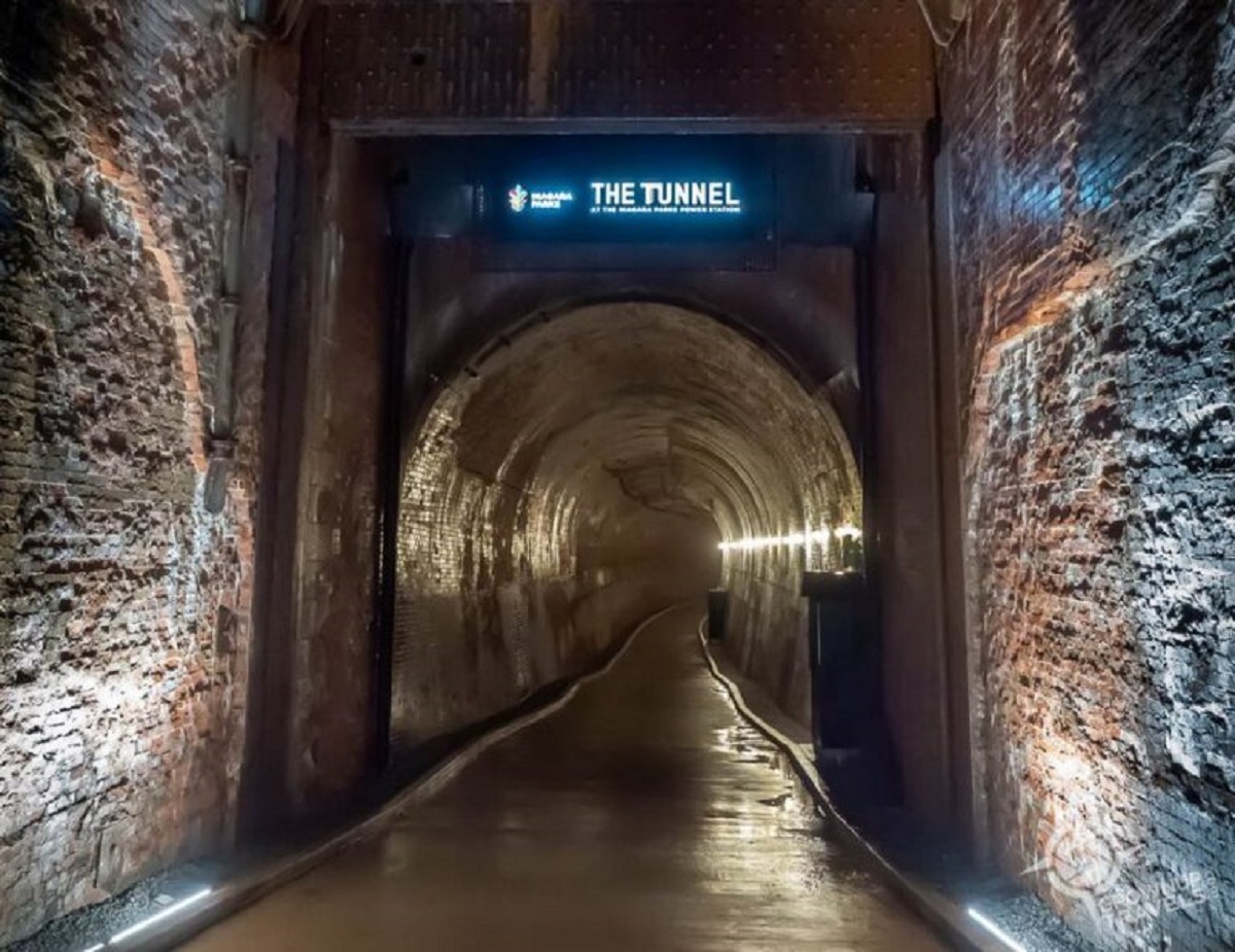  تونل عظیم زیر آبشار نیاگارا
