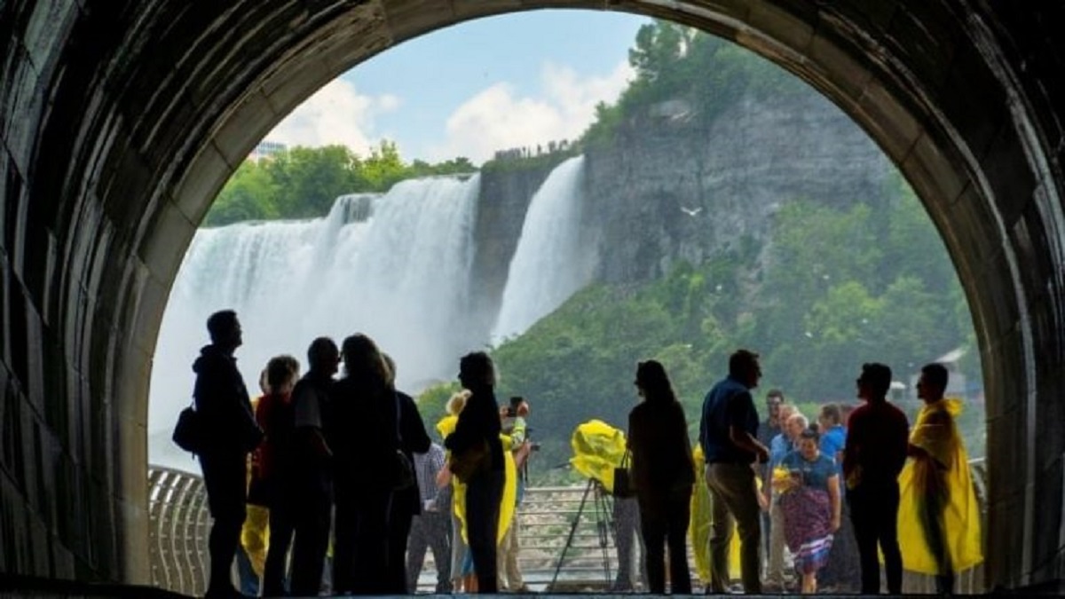 افتتاح یک تونل عظیم زیر آبشار نیاگارا