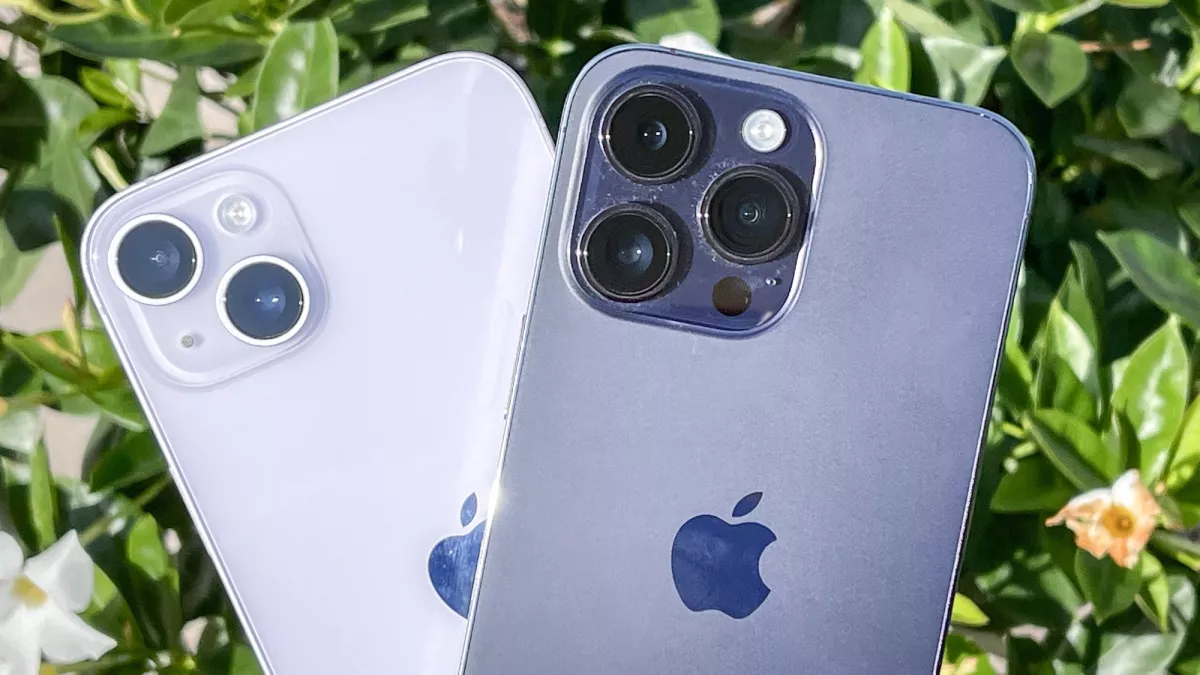 Comparison of iPhone 15 Pro with iPhone 15 in terms of camera