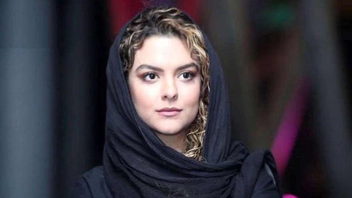 کشف حجاب جنجالی دنیا مدنی در آلمان [+ عکس بدون حجاب از خانم بازیگر]