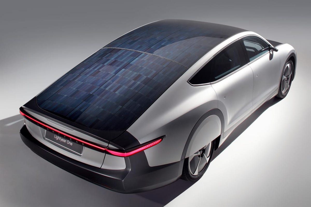 خودرو خورشیدی لایت یر زیرو به تولید انبوه رسید